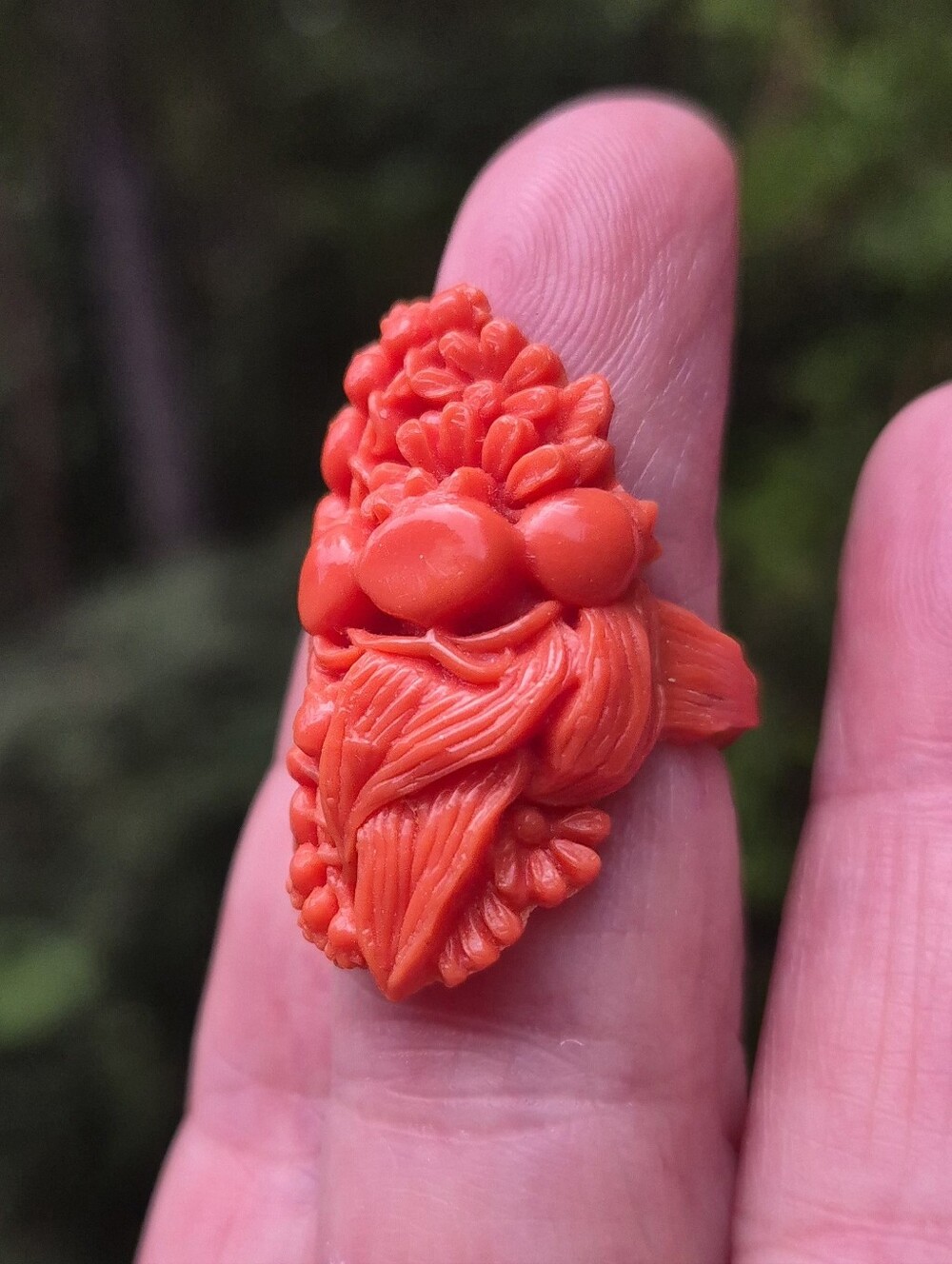 Vintage Celluloid Plastic Faux Coral 6.75 Ring 30s To 40s Floral Flowers Berries